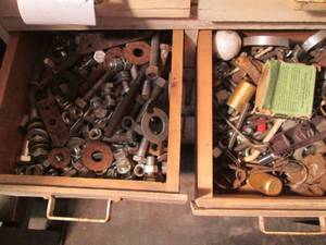 lot 47 image: Contents of 2 drawers including nut...