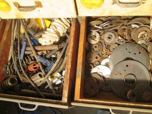 lot 53 image: Contents of 2 drawers including var...