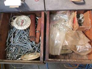 lot 65 image: Contents of 2 drawers including var...
