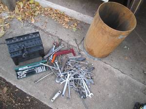 lot 101 image: Bucket with wrenches, ratchets, scr...