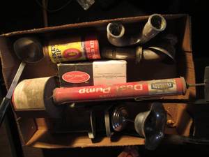 lot 119 image: Can crusher, garden dust pump, Thor...