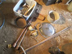 lot 125 image: Stock pot, skillet, cutting board, ...