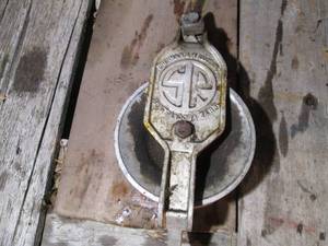 lot 532 image: Large light weight cast pulley...