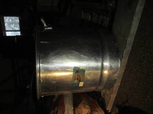 lot 545 image: Large aluminum stock pot...