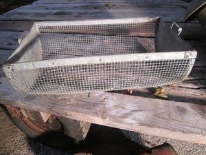 lot 553 image: Metal troph style basket 2515...