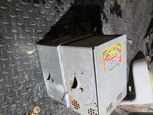 lot 583 image: 2 rodent traps...