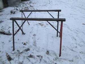 lot 280 image: 2 steel saw horses 5130...