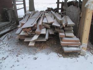lot 282 image: Massive pile of wood including 44...