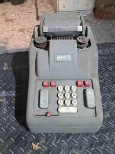 lot 585 image: Antique Addo-X adding machine (no p...
