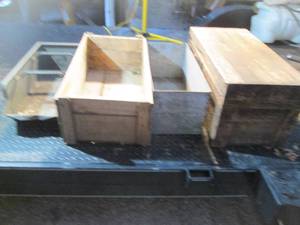 lot 592 image: Wood trunk (hole in bottom) 3215...
