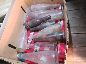 lot 642 image: Box of vintage bottles...