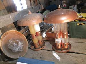 lot 655 image: 2 large plastic bird feeders and 17...