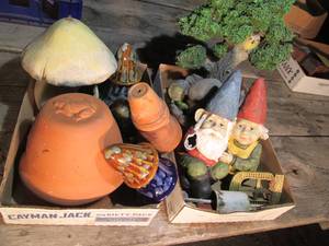 lot 627 image: 2 boxes garden decor...