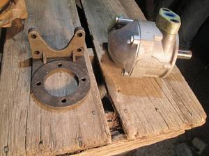lot 616 image: Hydraulic pump...