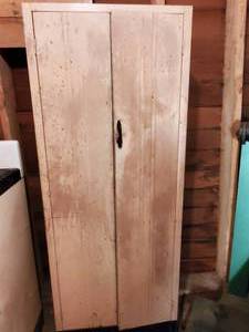 lot 438 image: Metal cabinet 241161.5...