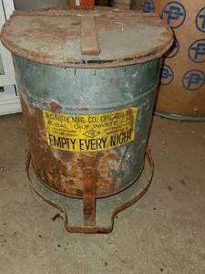lot 480 image: 6 gal oily waste can...