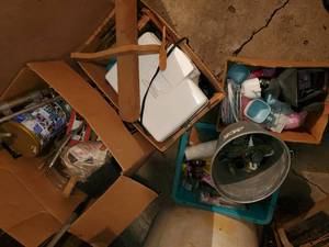 lot 498 image: 4 boxes of misc items including Hyd...