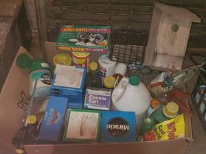 lot 492 image: Gardening box with plant food, bird...