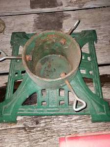 lot 522 image: Antique Cast Iron Christmas tree st...