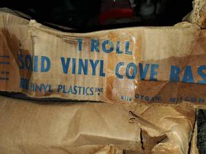 lot 523 image: Roll of Solid Vinyl Cove base (appe...