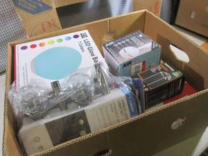 lot 8 image: (RM5) Box of Misc LED Glow Ball, He...