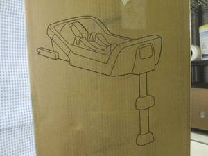 lot 21 image: (F-1) Nuna Bugaboo Turtle Car Seat ...