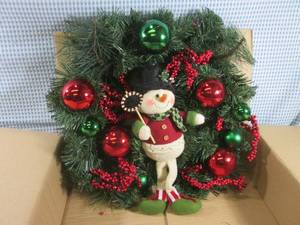 lot 32 image: (EW6) 20 Lightup Snowman Wreath Un...