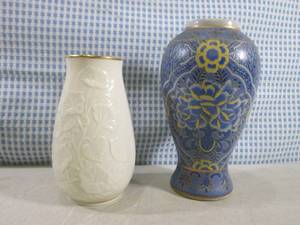 lot 47 image: (BS) Lenox China Mornng Glory Vase ...