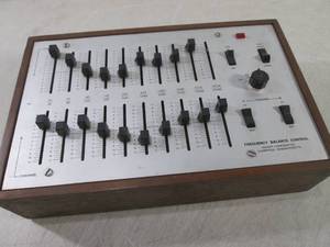 lot 53 image: (C-4) Advent Corporation Frequency ...