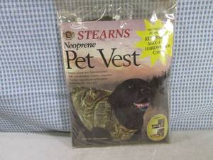 lot 56 image: (H-2) Neoprene Pet Vest Reversible ...