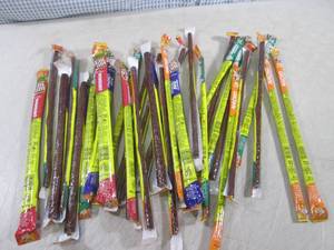 lot 73 image: (B-1) 30 Assorted Slim Jim Smoked S...