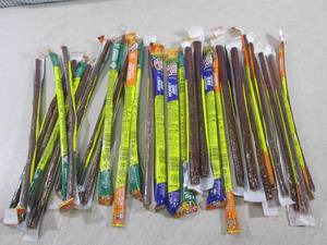 lot 74 image: (B-1) 30 Assorted Slim Jim Smoked S...
