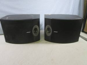 lot 81 image: (F-3) Pair Bose 301 V Speakers Work...