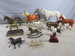 lot 158 image: (CS) Assorted Horse Figures Metal P...