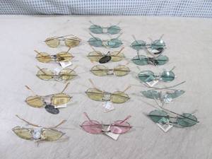 lot 160 image: (EC1) 16 Pair Kids Colored Sunglass...