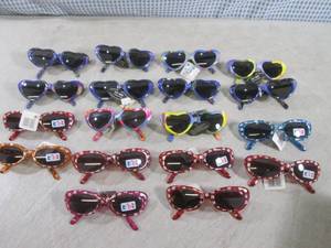 lot 163 image: (G-1) 18 Pair Kids Sunglasses...