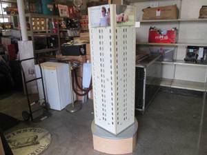 lot 164 image: (FDS) Rotating Sunglass Display Hol...
