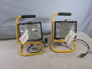 lot 223 image: (RM5) 2 Work Lights Both Work...