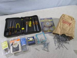 lot 235 image: (BS) Small Tool Kit, 3pc Wire Wheel...