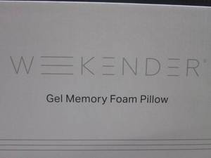 lot 253 image: (EW6) 2 Weekender Gel Memory Foam P...