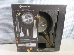 lot 297 image: (EW6) 7pc Gourmet Griddle Tool Set...