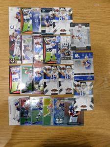 (25) Peyton Manning Football Card Lot
