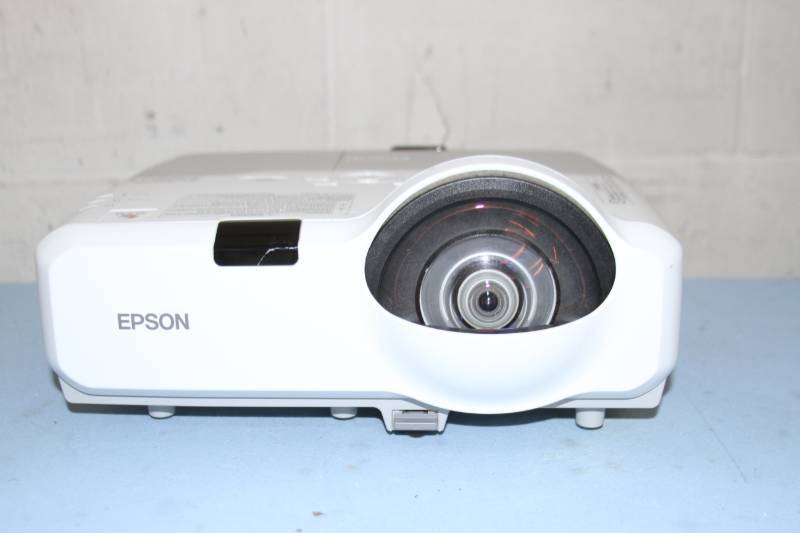lot 61 image: Epson PowerLite 420 XGA 3LCD Short-Throw HD Home Theater Projector  Projection System