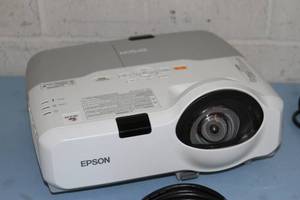 lot 63 image: Epson PowerLite 420 XGA 3LCD Short-Throw HD Home Theater Projector  Projection System