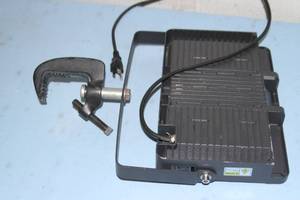 lot 83 image: Onforu 100W 100-Watt LED BLACK LIGHT BlackLight Floodlight Outdoor IP66 Waterproof Flood Light