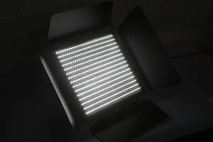 lot 144 image: Elation Professional Lighting  Broadcast Studio LED TV Light with Clamp - Model TVL2000 - Both Cool & Warm White LEDs