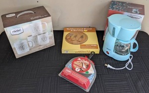 Mrs. Fields Cast Iron skillet & Chocolate Chip Cookie Mix, Parini 4Pc Ceramic Coffee Mug Set, Kitchen Worthy Rubberwood Board & Serving Set, & Brentwood Coffee Maker