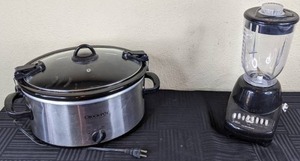 lot 53 image: Crock Pot Slow Cooker and Hamilton Beach 10 Blend Master