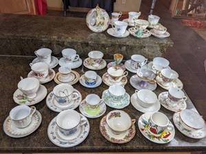 lot 55 image: Collection of Various Teacups and Saucers