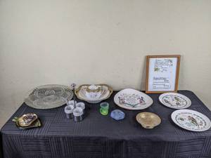 lot 95 image: A Collection of Various Glassware and a Framed Prayer